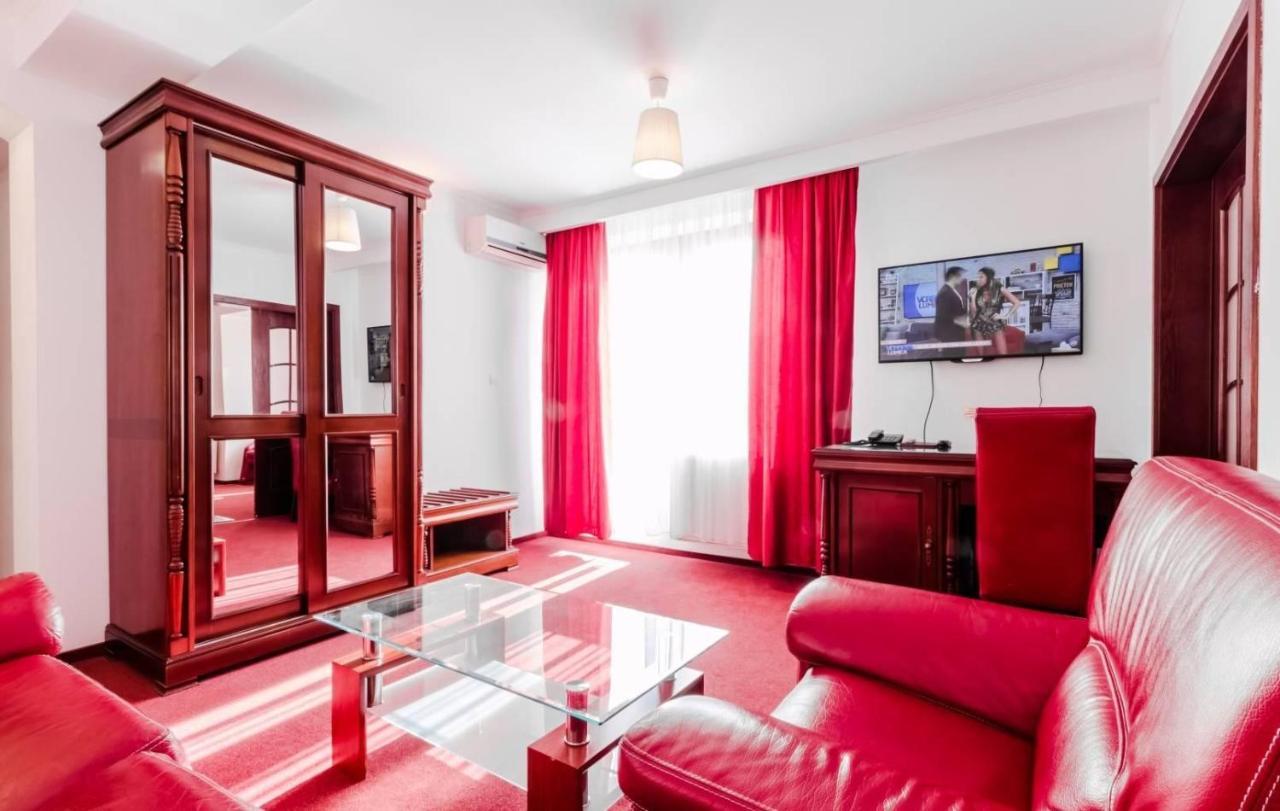 Hotel Bulevard Фегераш Екстер'єр фото