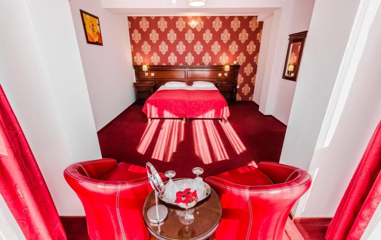 Hotel Bulevard Фегераш Екстер'єр фото