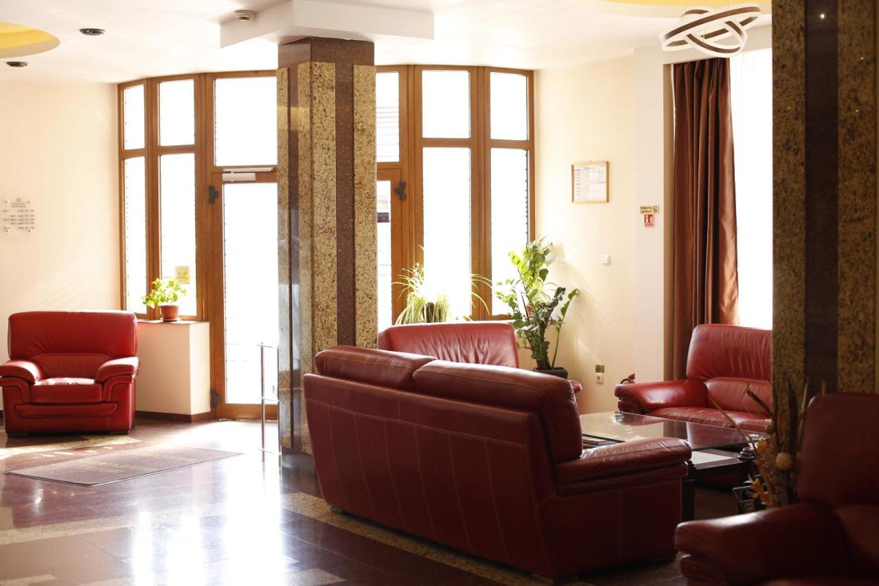 Hotel Bulevard Фегераш Екстер'єр фото