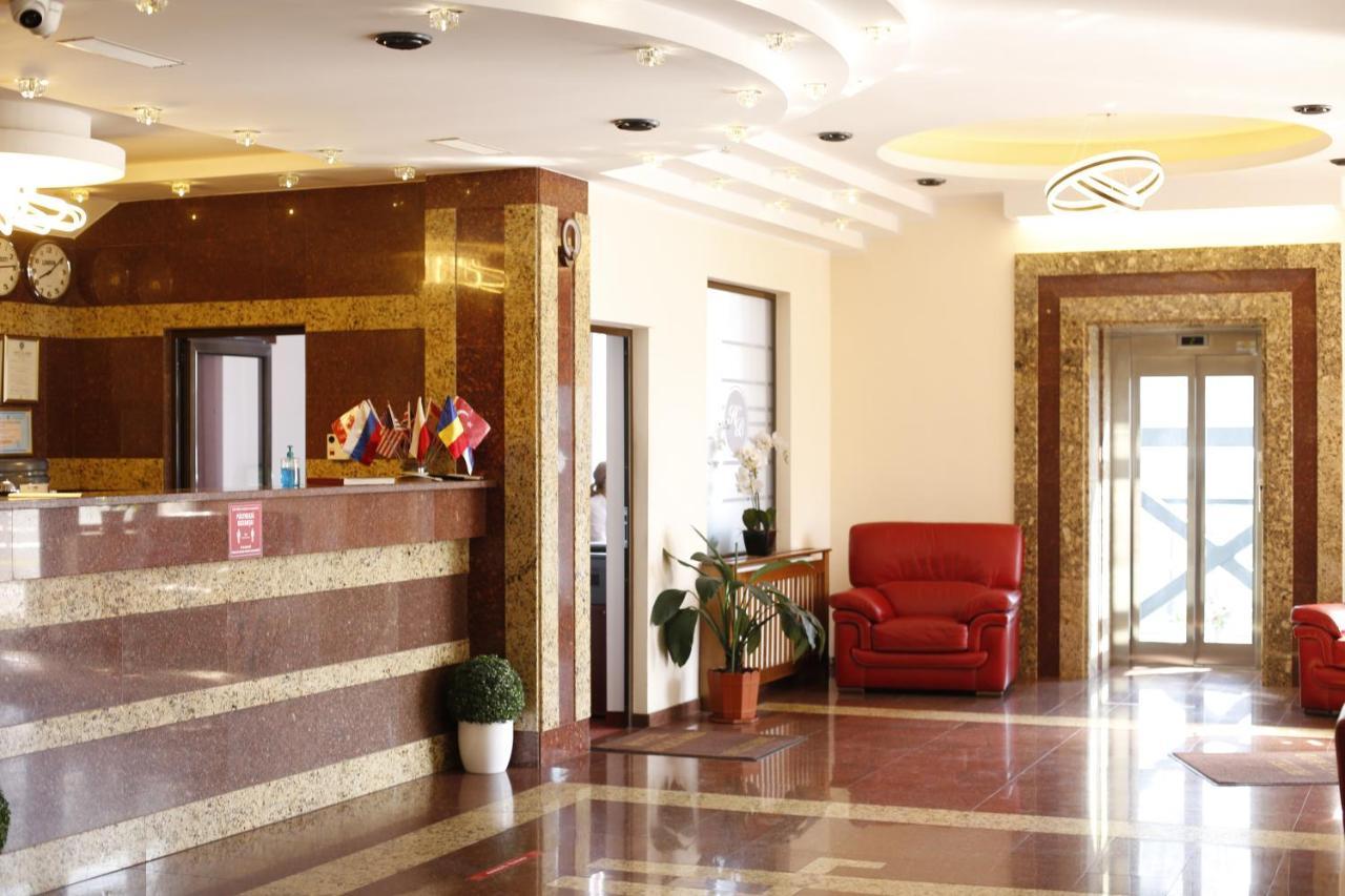 Hotel Bulevard Фегераш Екстер'єр фото