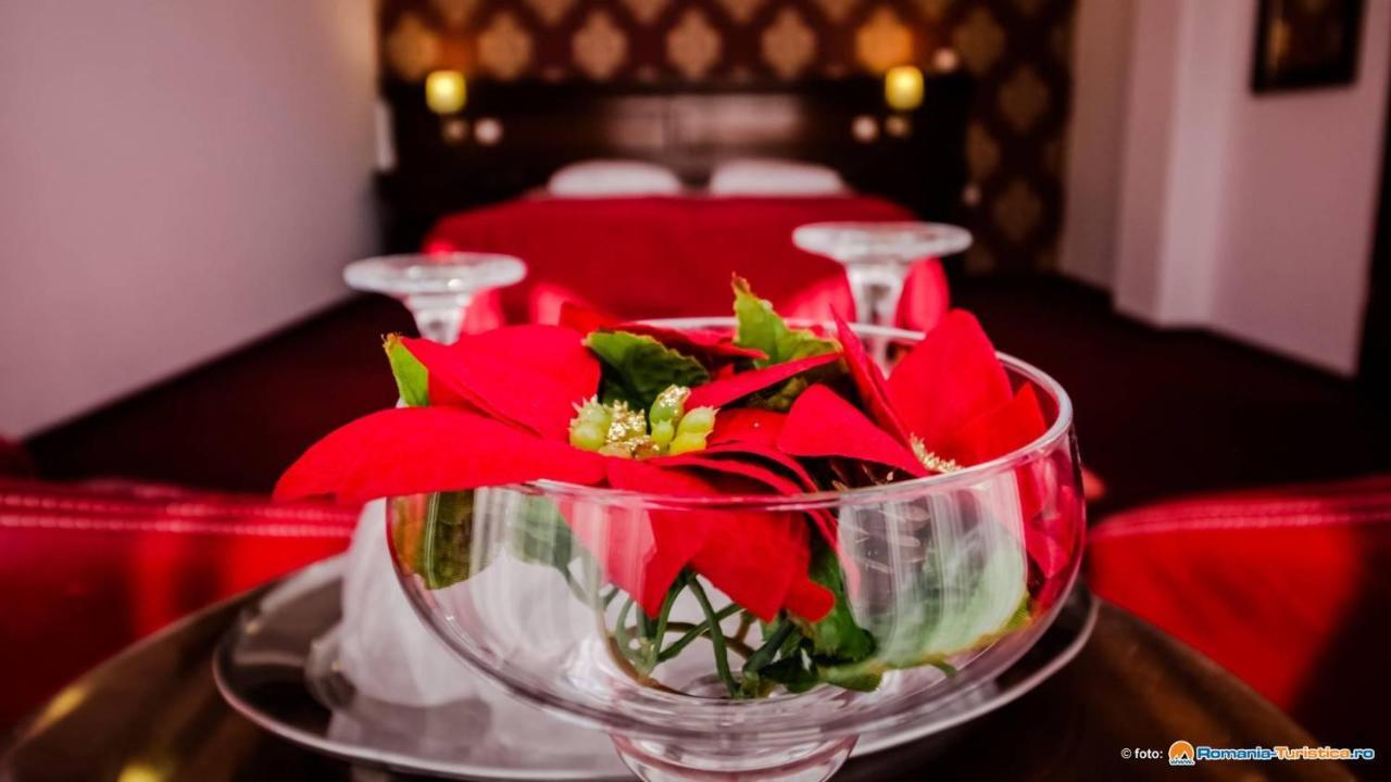Hotel Bulevard Фегераш Екстер'єр фото
