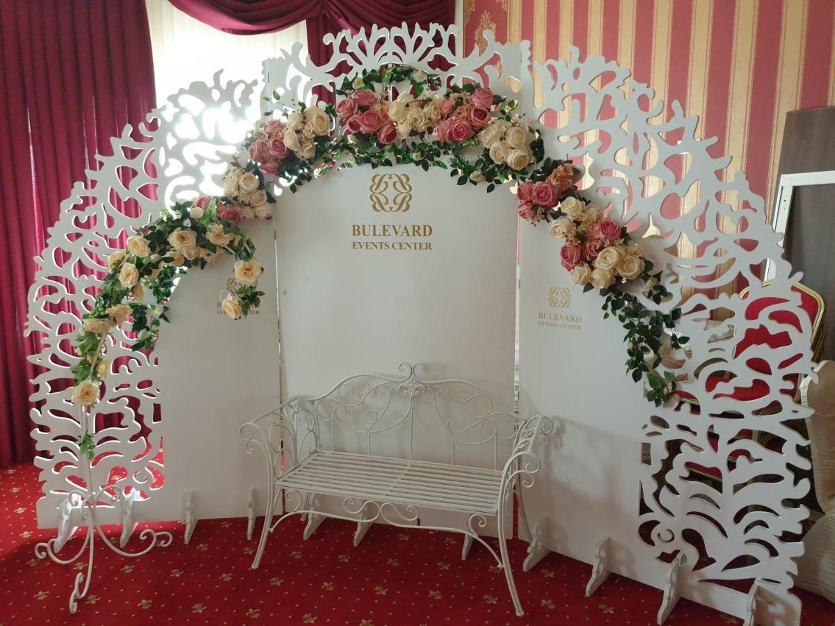Hotel Bulevard Фегераш Екстер'єр фото