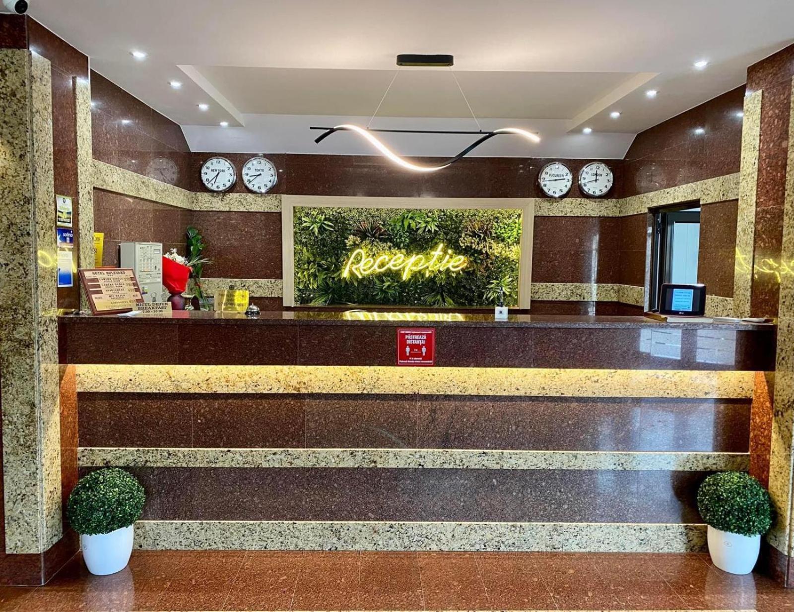 Hotel Bulevard Фегераш Екстер'єр фото