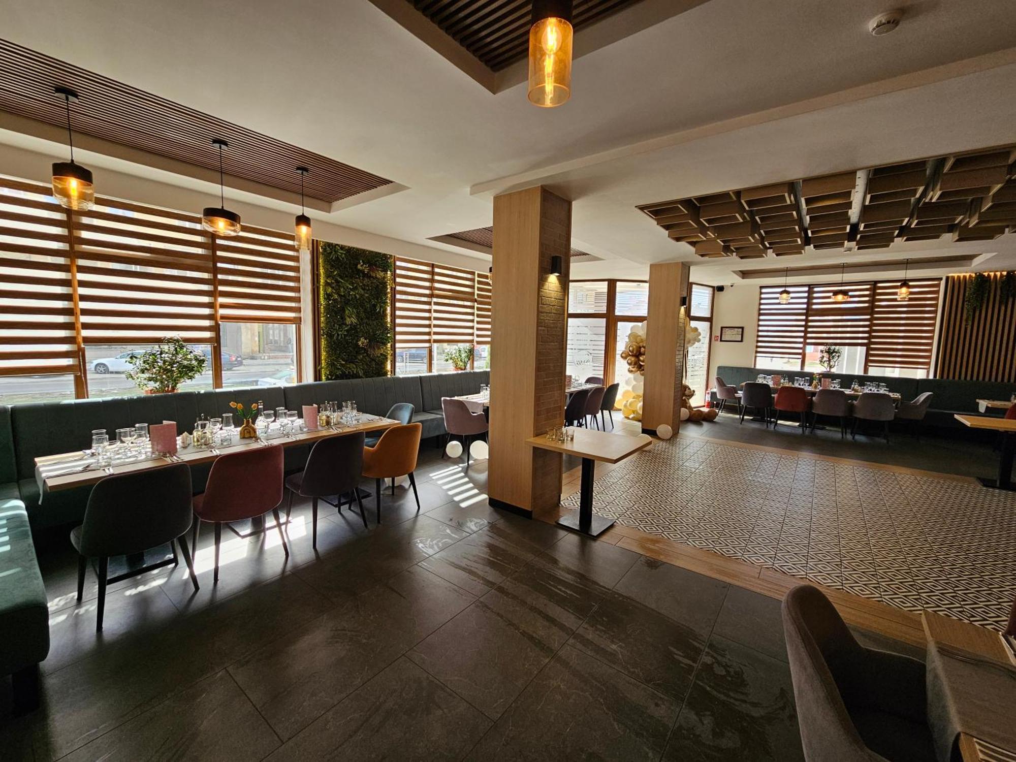 Hotel Bulevard Фегераш Екстер'єр фото