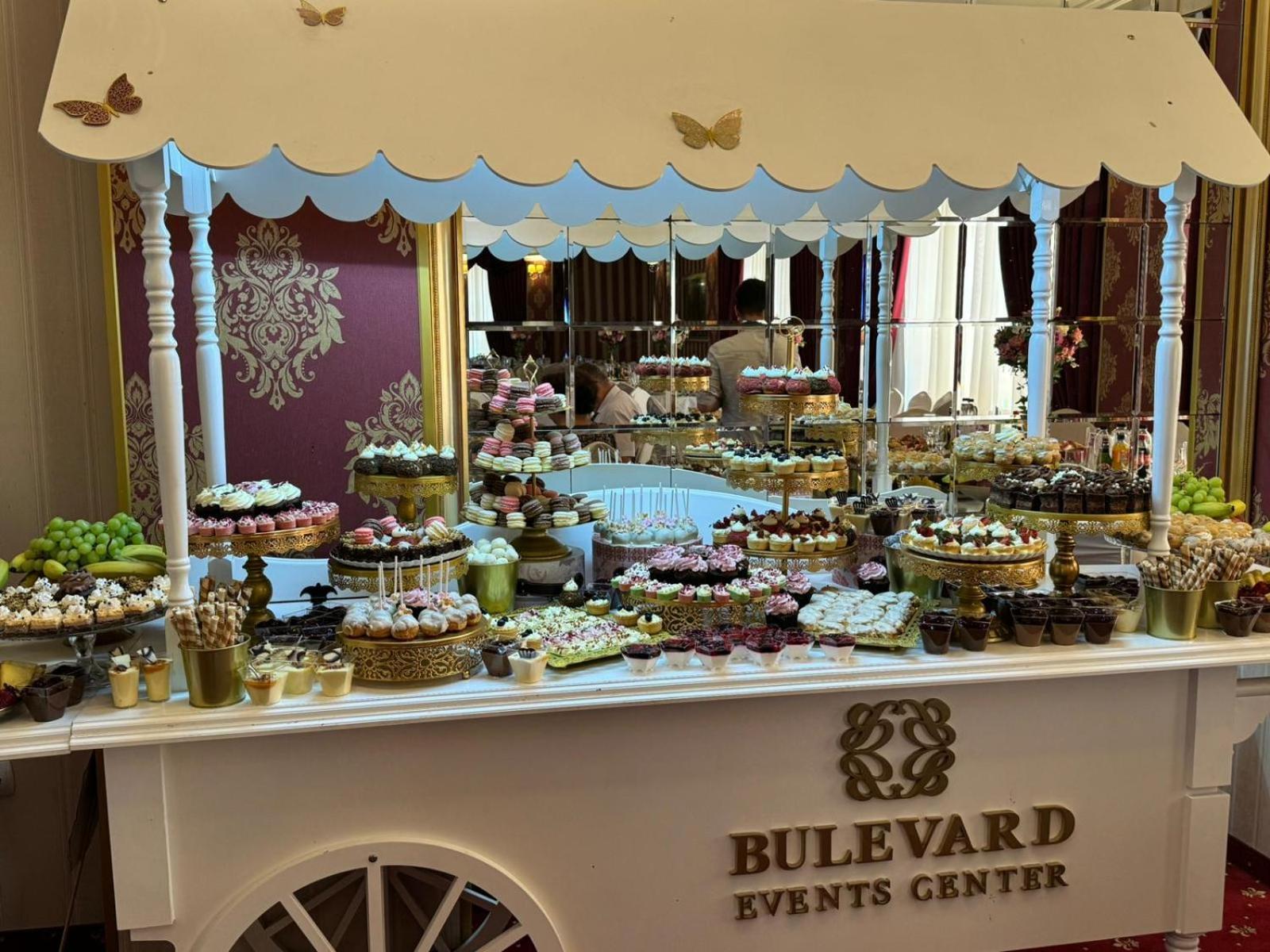 Hotel Bulevard Фегераш Екстер'єр фото