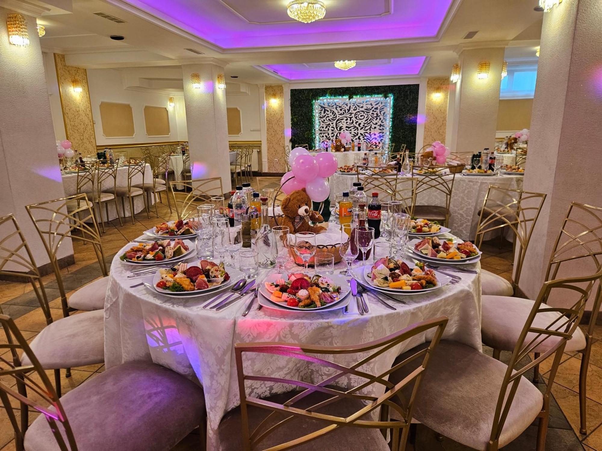 Hotel Bulevard Фегераш Екстер'єр фото