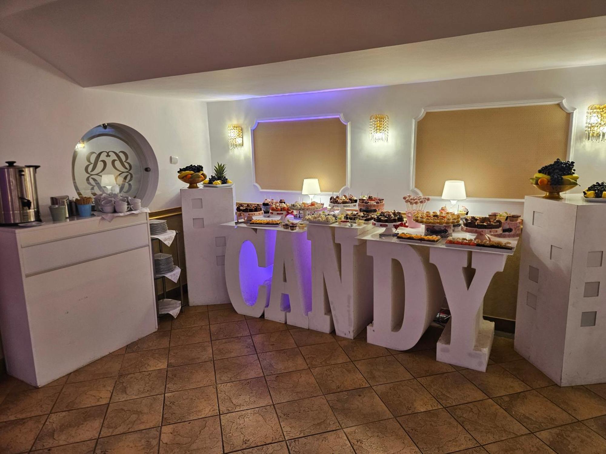 Hotel Bulevard Фегераш Екстер'єр фото