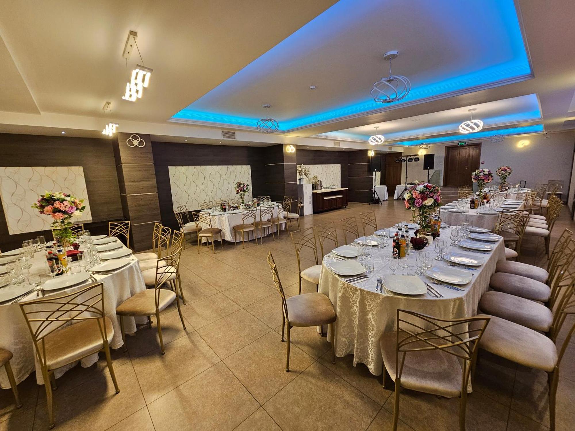 Hotel Bulevard Фегераш Екстер'єр фото