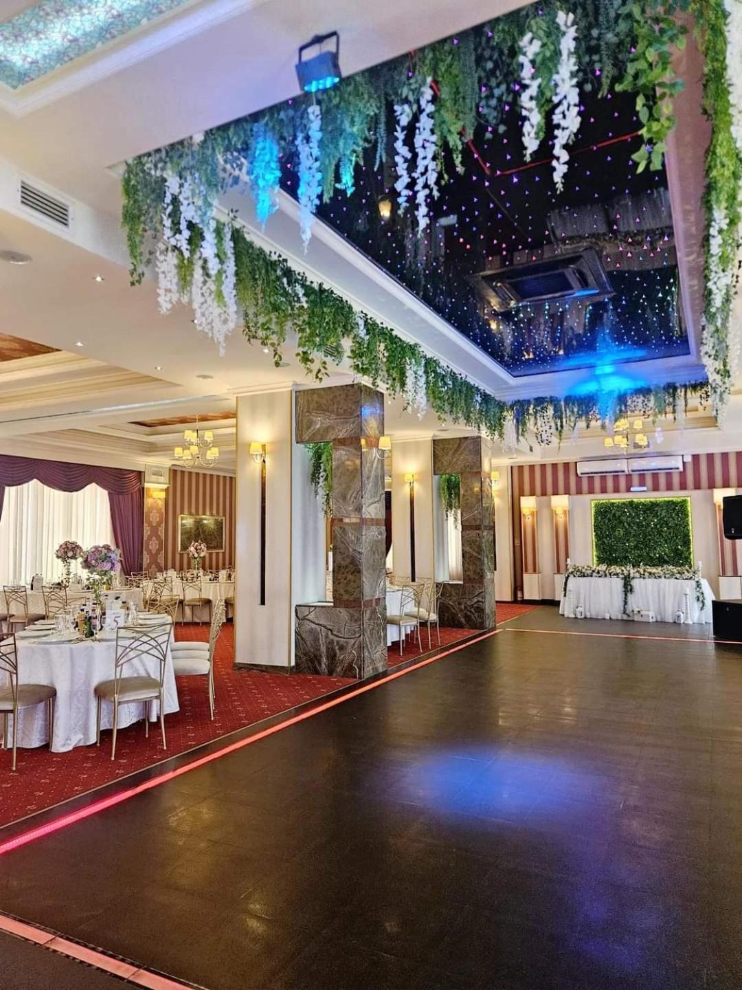 Hotel Bulevard Фегераш Екстер'єр фото