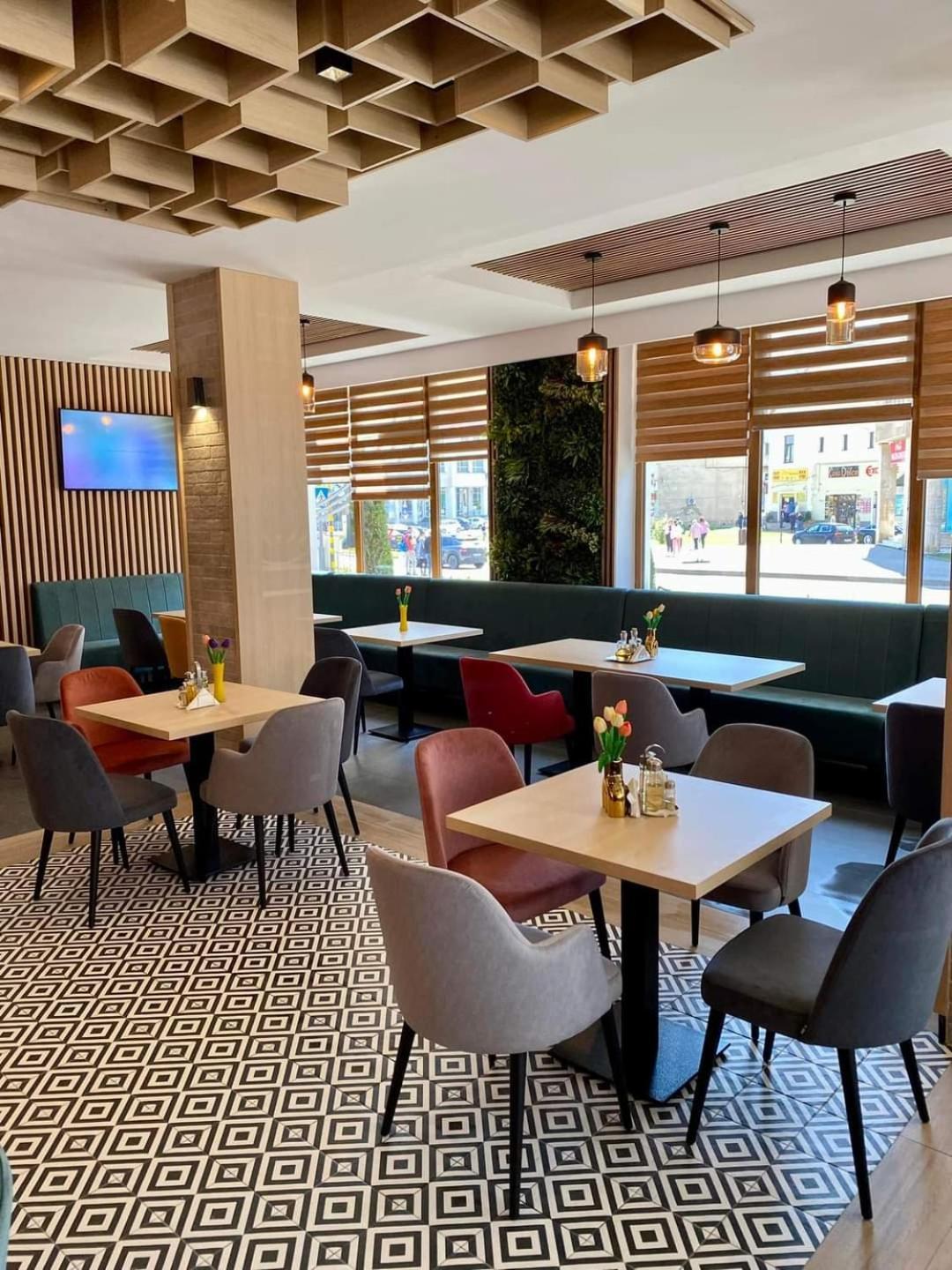 Hotel Bulevard Фегераш Екстер'єр фото